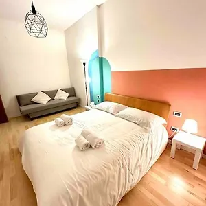 Appartamento Trilocale Via Palazzuolo-, Firenze